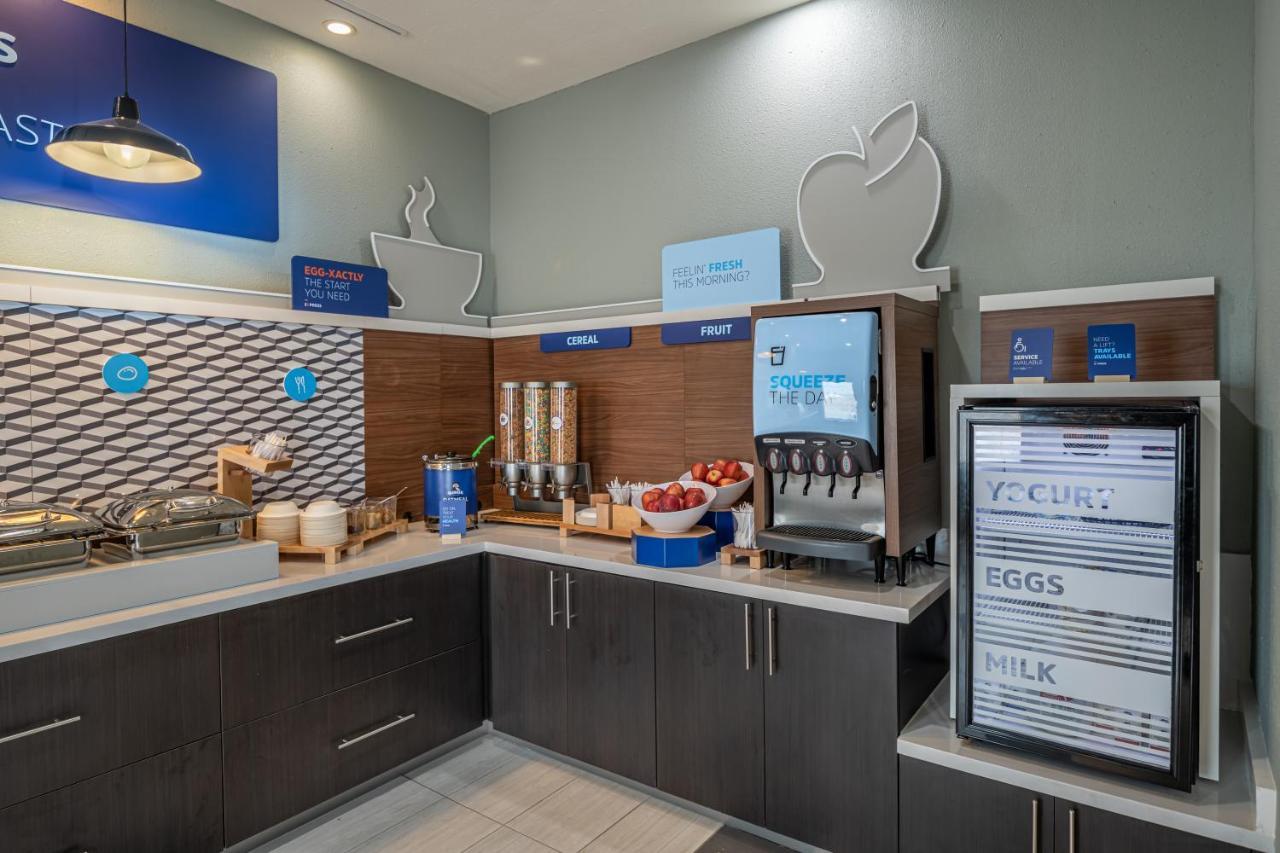Holiday Inn Express & Suites N Waco Area - West By Ihg Bagian luar foto