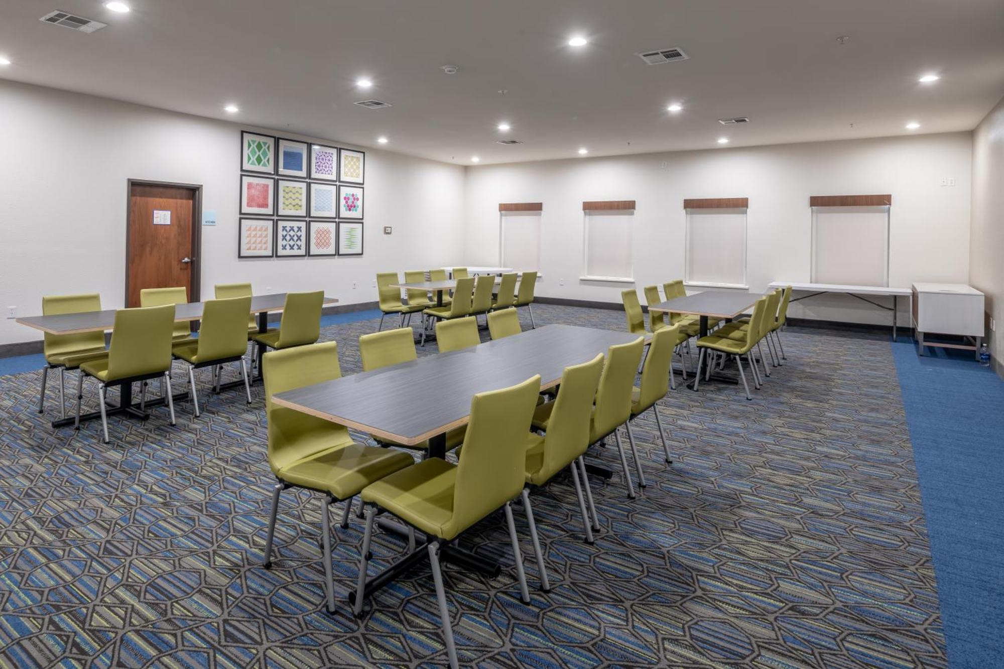 Holiday Inn Express & Suites N Waco Area - West By Ihg Bagian luar foto