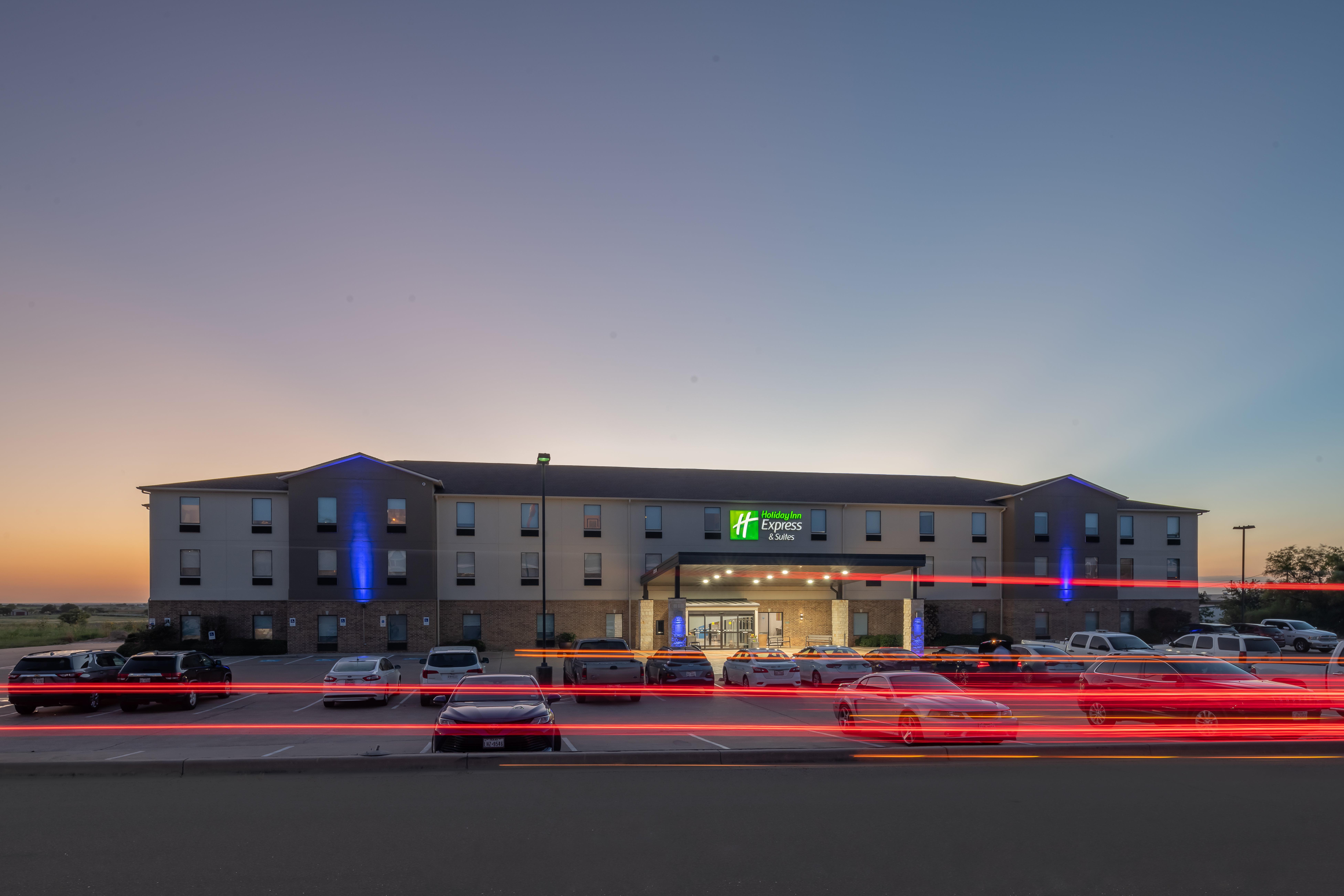Holiday Inn Express & Suites N Waco Area - West By Ihg Bagian luar foto
