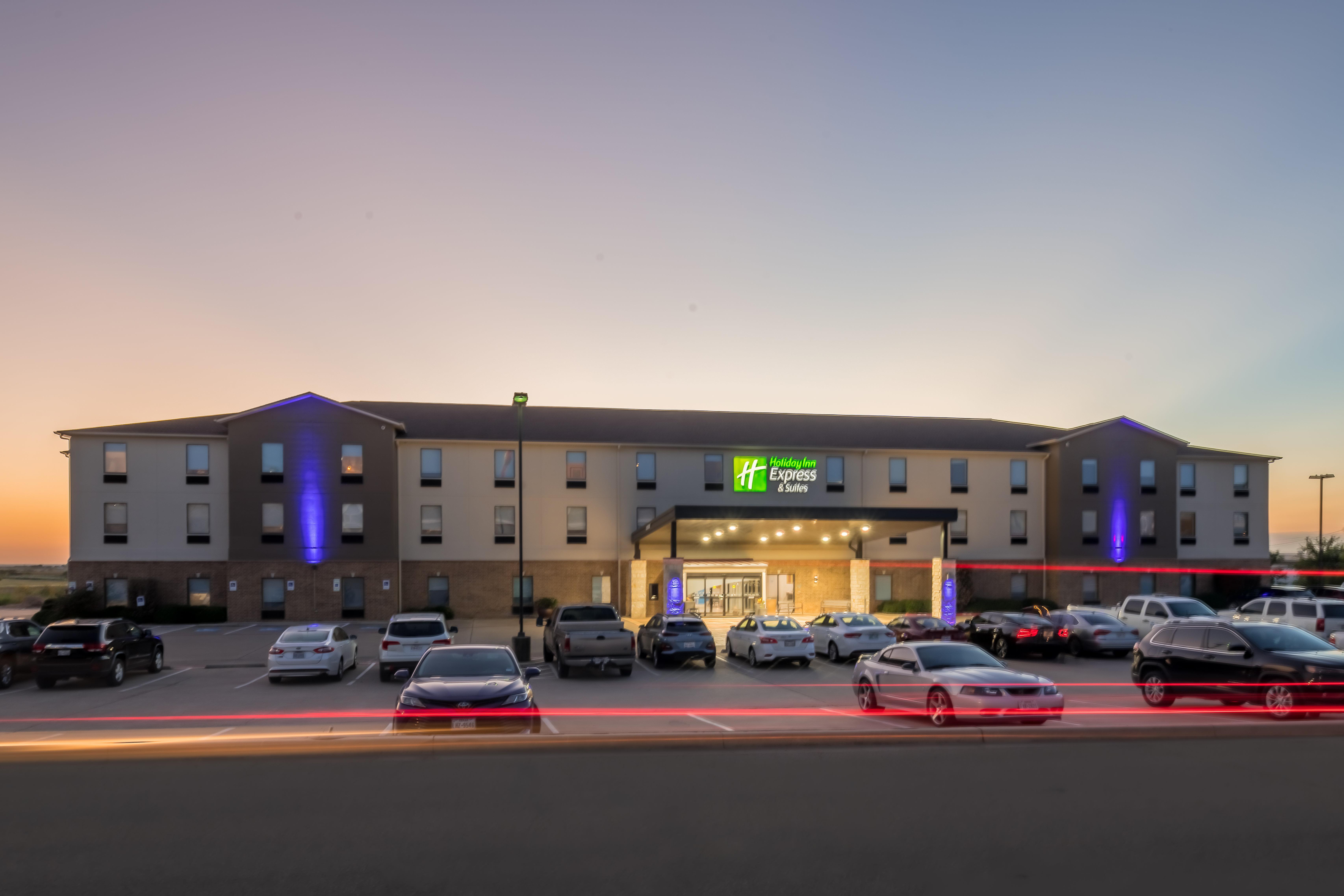 Holiday Inn Express & Suites N Waco Area - West By Ihg Bagian luar foto