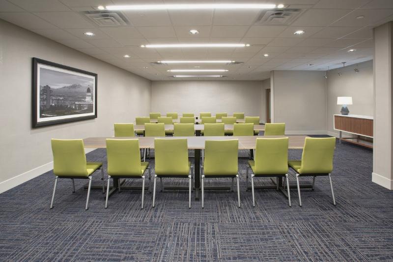 Holiday Inn Express & Suites N Waco Area - West By Ihg Bagian luar foto