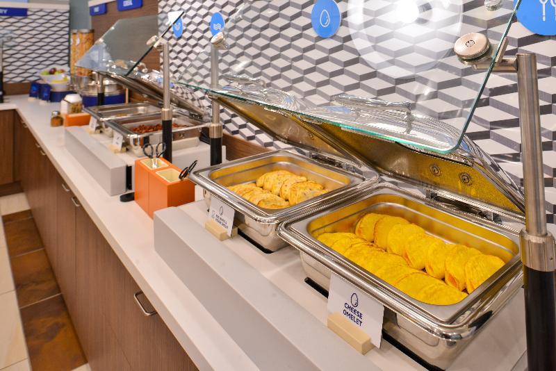 Holiday Inn Express & Suites N Waco Area - West By Ihg Bagian luar foto
